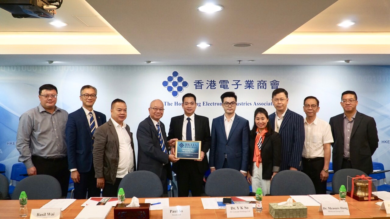 Gặp gỡ và tổ chức Tọa đàm xúc tiến đầu tư với Hiệp hội Công nghiệp điện tử Hồng Công