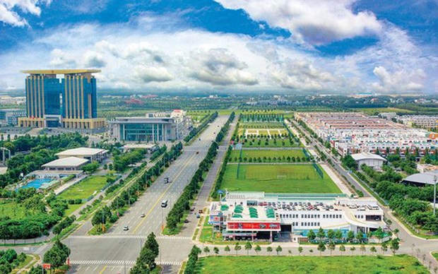 Binh Duong hands over investment certificates to five FDI projects