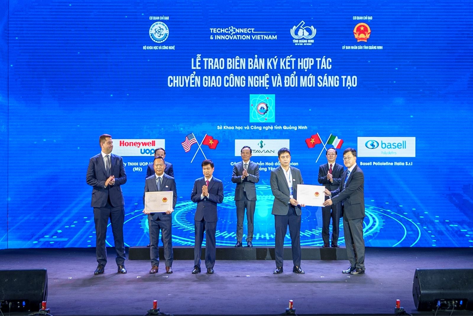 Stavian Quang Yen Petrochemical Plant receives technology transfer licences