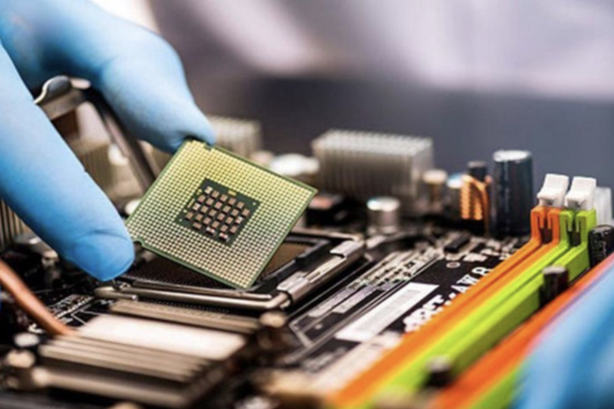 Telecom operators urged to lead semiconductor chip research and development