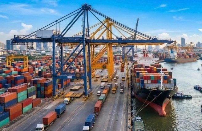 Trade surge in mid December pushes turnover close to US$900 billion