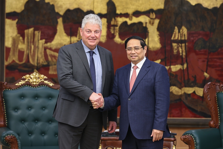 Prime Minister receives ASML Senior Vice President Eduard Stiphout