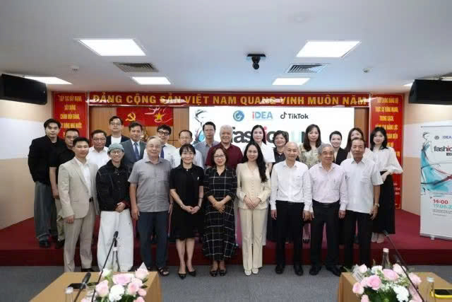 E-commerce opens new growth opportunities for Vietnam’s fashion industry