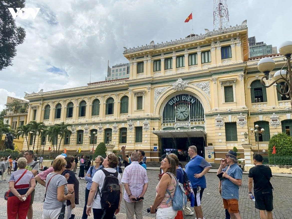 Foreign investment, international arrivals in Vietnam reach multi-year highs