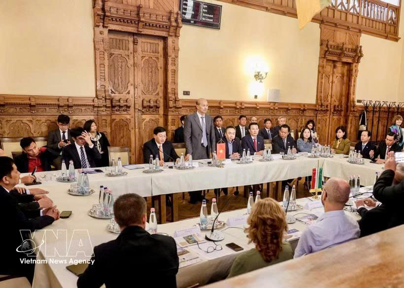 Vietnamese localities seek to deepen cooperation with Hungary
