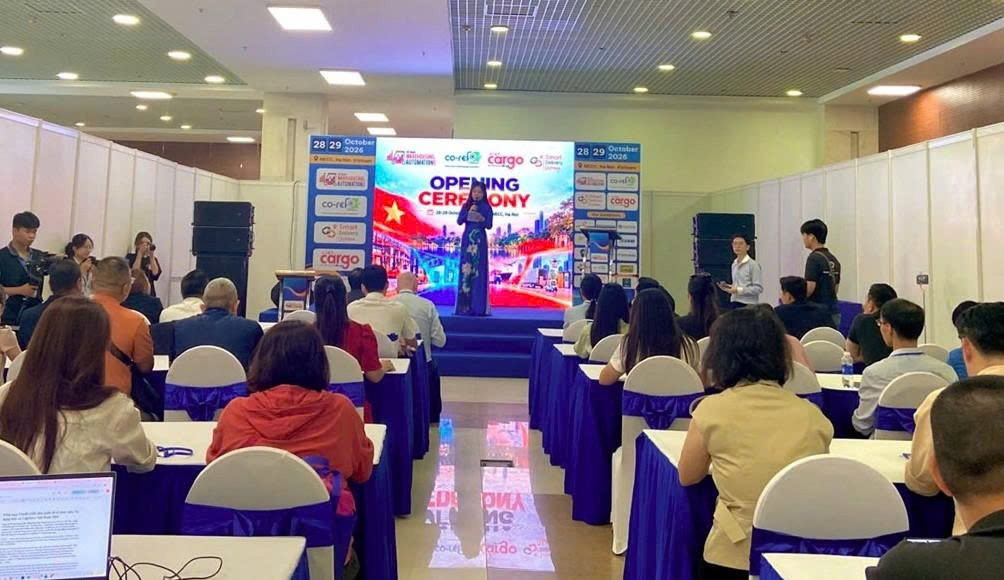 Hanoi exhibitions highlight emerging technologies in logistics, supply chains
