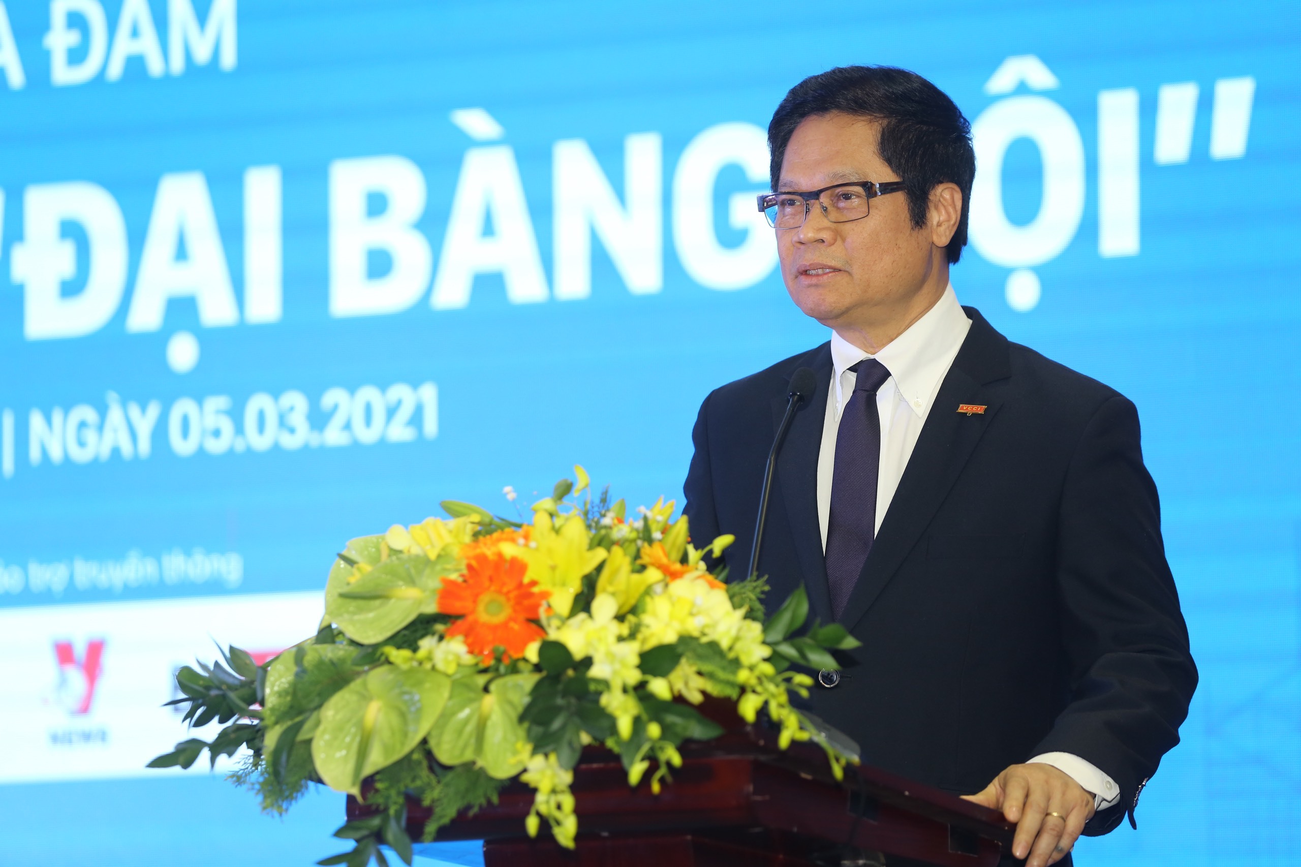 Đại bàng ngoại và Rồng Việt cùng nhảy điệu Tango