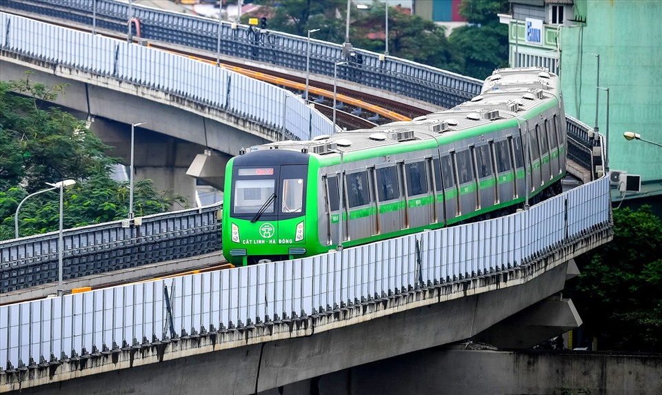 Đầu tư ra nước ngoài 534 triệu USD; tăng hơn 911 tỷ đồng kế hoạch đầu tư công trung hạn