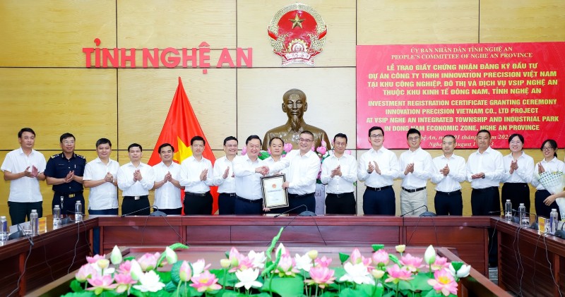 Tiếp đà tăng, vốn đầu tư nước ngoài vào Việt Nam 8 tháng đạt gần 18,15 tỷ USD