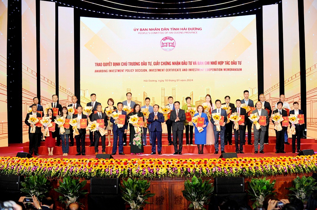 Hải Dương trao giấy chứng nhận đầu tư cho 27 dự án trị giá hơn 1,5 tỷ USD